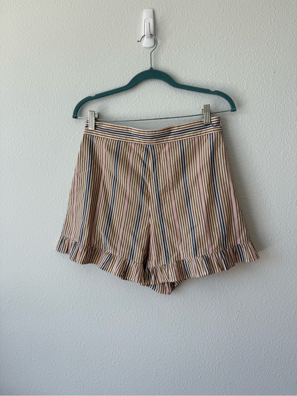 See By Chloe Multicolor Striped Short - Picture 3 of 10